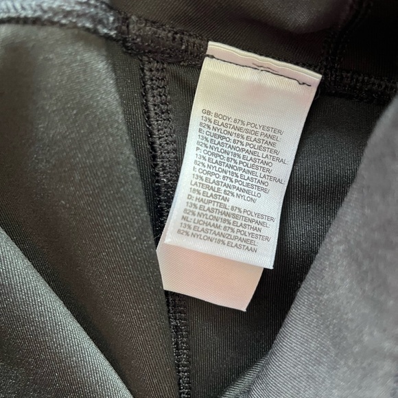 The North Face Dlashdry Black Leggings with pocket size small - Picture 6 of 6